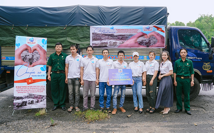 Biểu tượng tai nghe và người đại diện hỗ trợ khách hàng 24/7 của 789pet